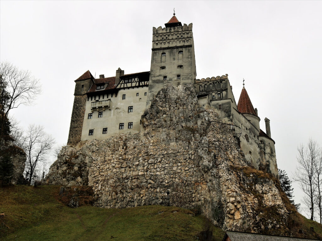 cool things romania dracula's castle